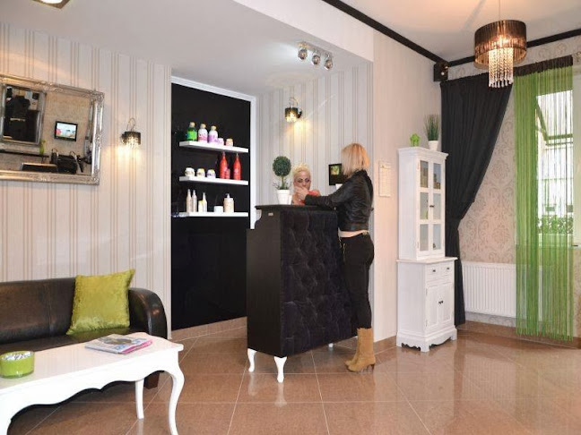 Salon fryzjersko-kosmetyczny - Salon fryzjerski