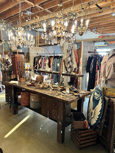 Pine Street Vintage Boutique - Thumbnail