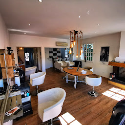 Photo n°3 de L atelier d en haut à Roquevaire (Salon de coiffure)