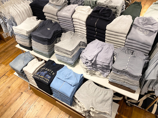 Brandy Melville - Weyburn Avenue - Thumbnail