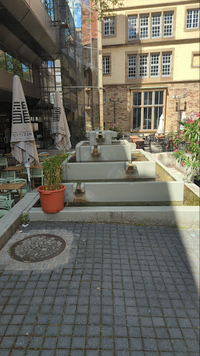 Pyramidenbrunnen