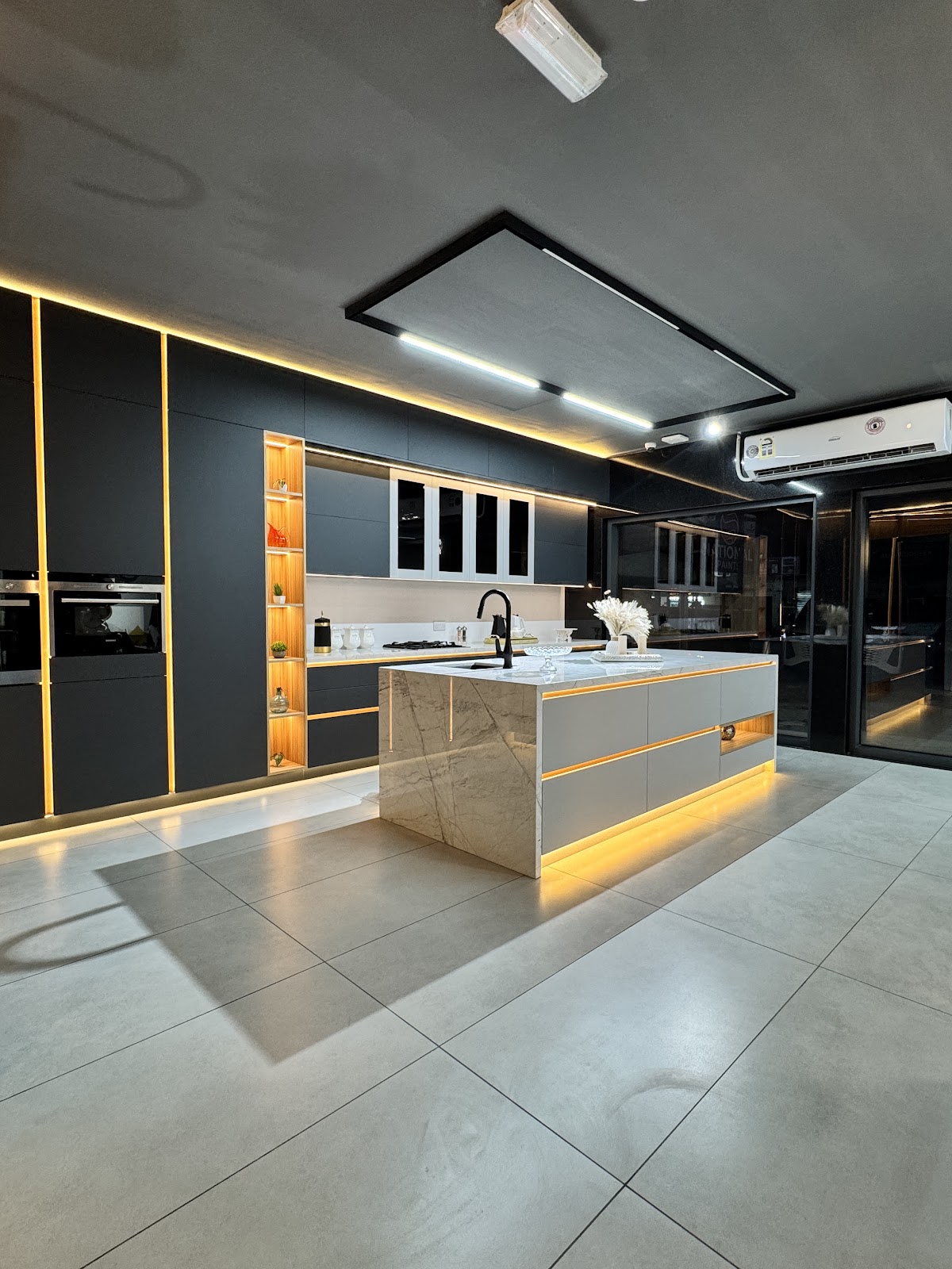 Trinity Doors and Joinery FZE - صورة 4