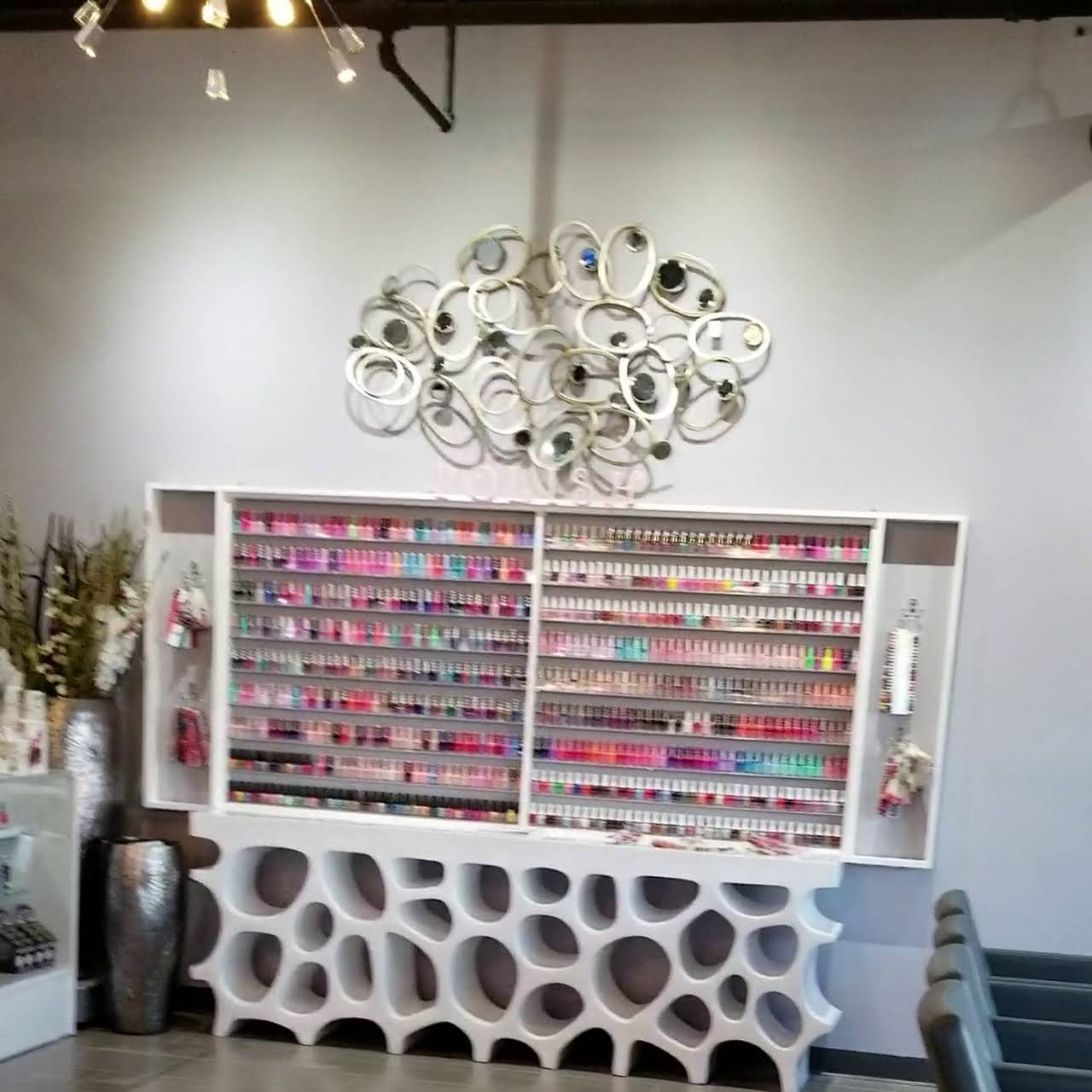Lux Nails & Spa Nail Salon in Jackson