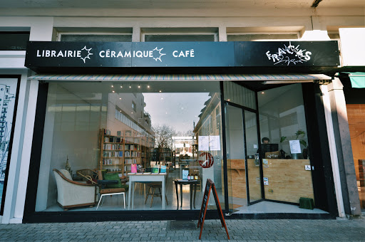 Fracas : Librairie indépendante ¬ Atelier de céramique ¬ Café