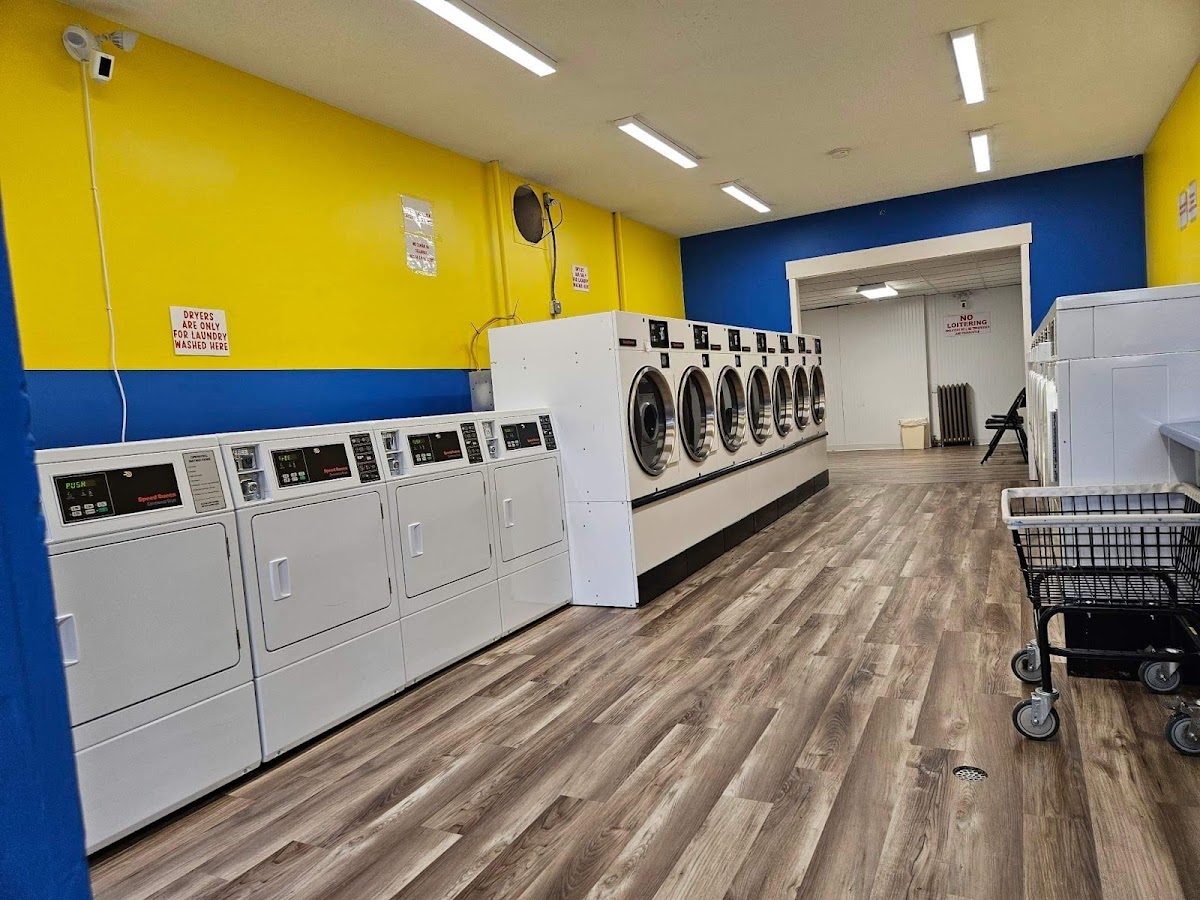 W Pearl Street Laundry storefront and entrance in Nashua
