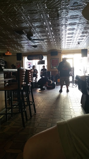 John's Bar - Visual
