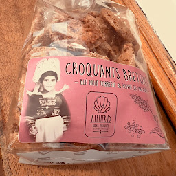 Photo n°23 de LES BONNES CHOSES Epicerie Gourmande Artisanat et Déco à Douarnenez (Cave à vins)