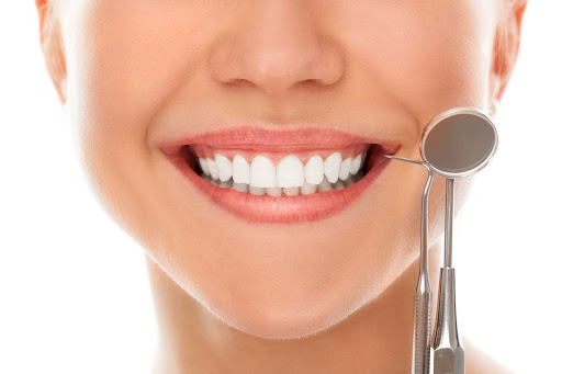 Implantes dentales en Tomares | Clinica Dental Tomares