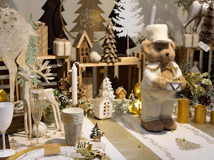 Photo n°5 de Fêter & Recevoir Toulon à La Valette-du-Var (Magasin de perruques)