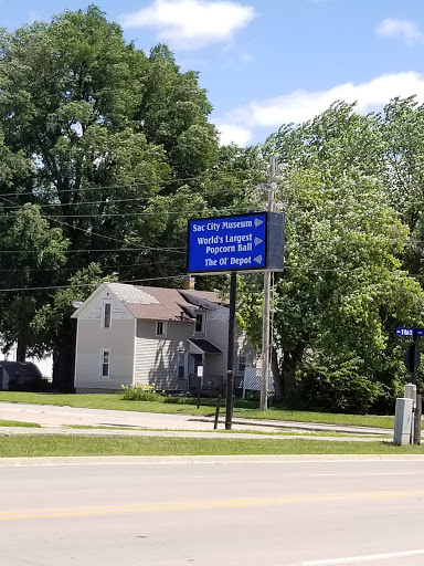 World's Largest Popcorn Ball - Thumbnail