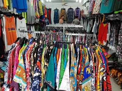 Photos of Manu Batik