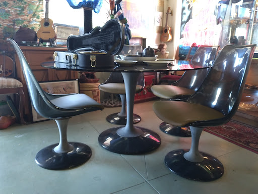 Chris' Consignment LlC - Visual