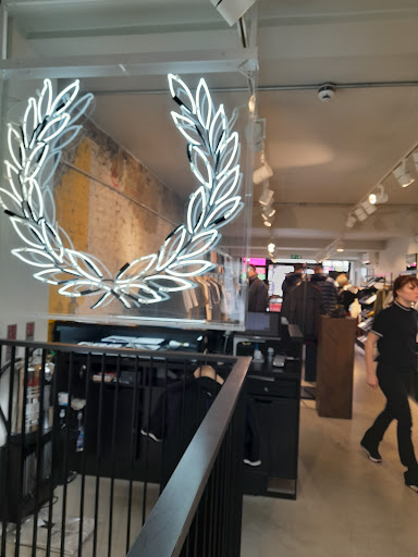 FRED PERRY London Camden Store - Thumbnail