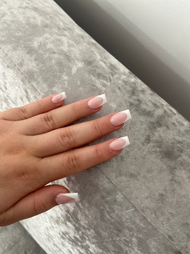 Bling Bling Nails Logo