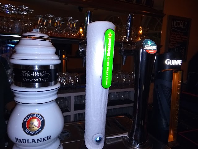 Folks Bar