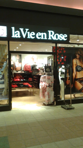 la Vie en Rose Place De Ville - Canada