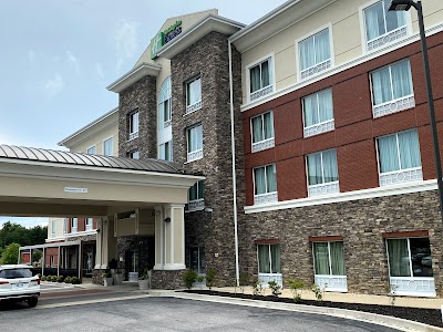 Holiday Inn Express & Suites Lexington Park-California