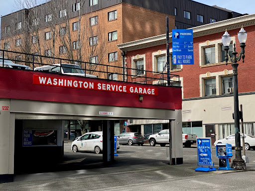 1232 SW Washington St Parking