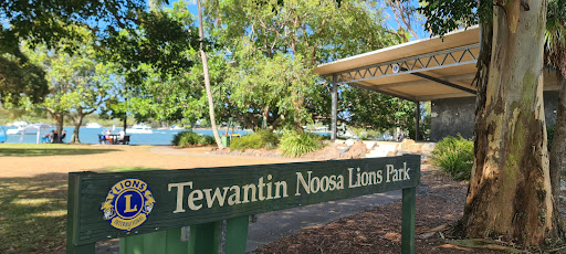 River Stage Noosa Lions Park Logo