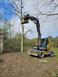 Photo n°21 de LT-TP Travaux Publics - Terrassement et location de pelles Mecalac à Mesnil-Raoul (Entreprise de terrassement)