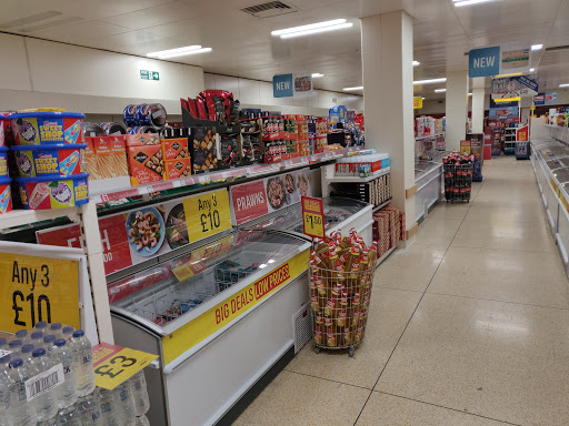 Iceland Supermarket Crawley Gallery - United Kingdom