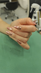 Photo n°17 de Soleil coloré à Paris (Service d'épilation à la cire)