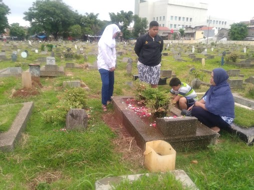 Public Cemetery (TPU) Kober / Rawabunga, Author: IRIANSYAH KM01