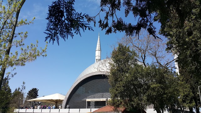 Şakirin Cami
