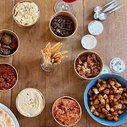 Photo n°39 de Oh Mesnil à Le Mesnil-Saint-Denis (Restaurant libanais)