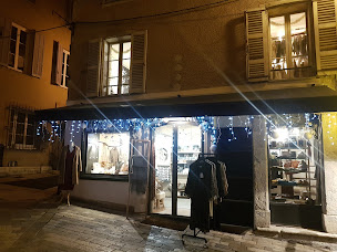 Photo n°1 de La Cabane à Valbonne (Magasin de chaussures)