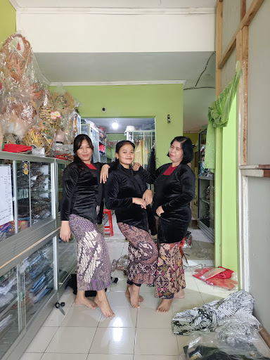 Persewaan baju terlengkap Mutiara Salon