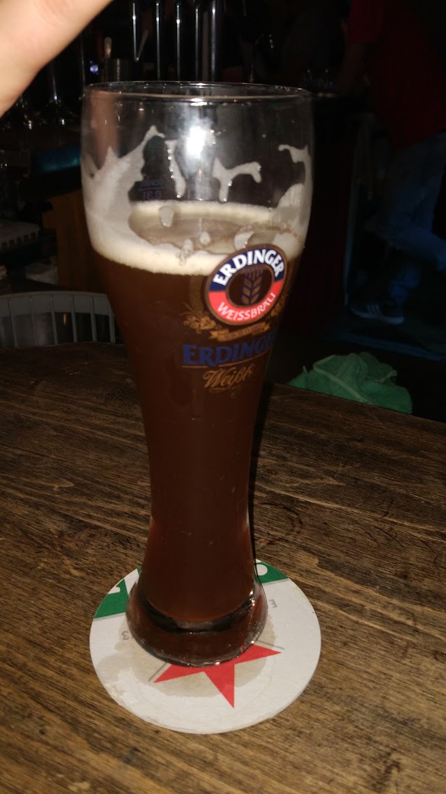 Monthy's Irish Pub