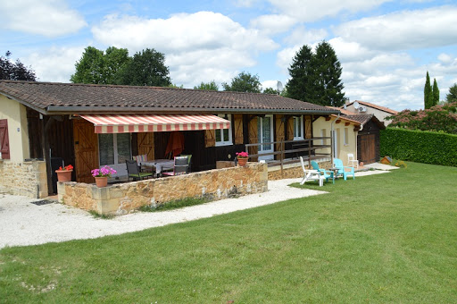 Photo de L 'Arche: Gîte - Chambres d'hôtes à la campagne, avec piscine, idéal randonnés, proche Sarlat et Grottes de Lascaux, Dordogne à Proissans (24200)