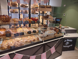 Photo n°1 de La Petite Boulangerie à Brionne (Pâtisserie)
