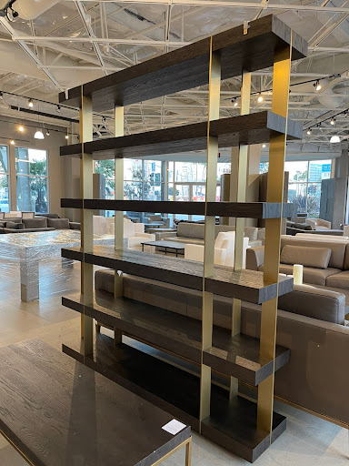 RH Outlet Long Beach Gallery - United States
