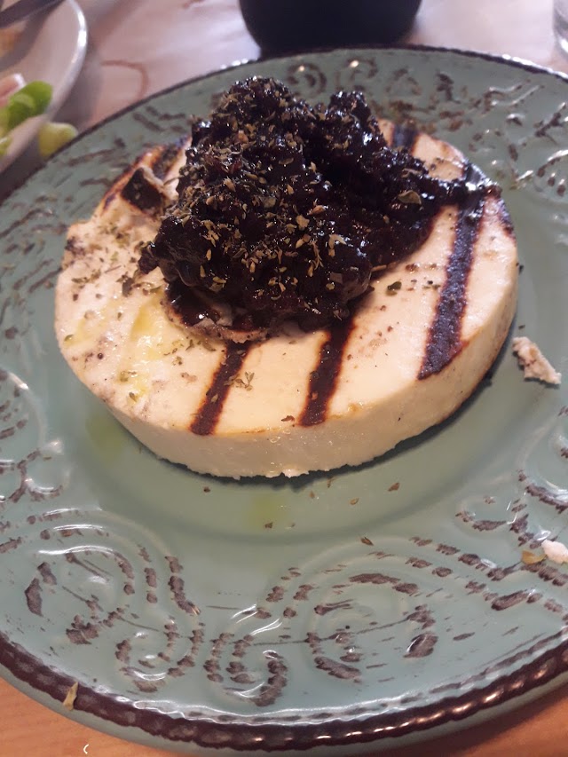 Η στάση (συνεργατικόν καφενείον)