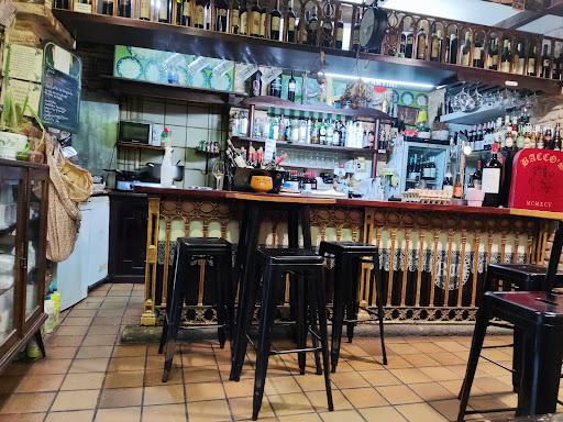 Bacco's - Visual