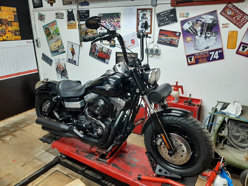 Dynamit Garage - Visual