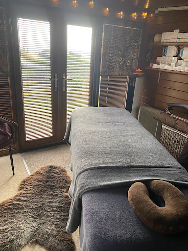 Julia Curwin-Bennett Organic Facials and CACI aesthetic treatments