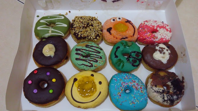 Donat Madu Cihanjuang, Author: Ben Beben