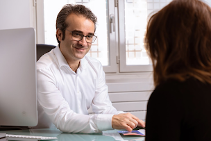 Photo n°9 de Dr. Amir VAHEDI - Chirurgie esthétique du visage à Paris (Chirurgien oral et maxillo-facial)