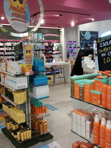 Farmacia Ceriali SNC Gallery - Italy