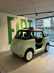 Photo n°8 de Fiat - Abarth - Jeep - Alfa Romeo - Paris 15ème NEUBAUER à Paris (Atelier de réparation automobile)