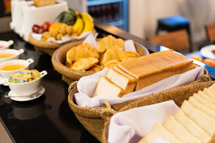 Warm Window Silom by null