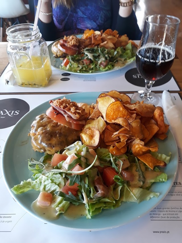Revolta Hamburgueria Cervejaria Artesanal