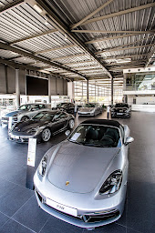 Photo n°38 de Centre Porsche Fréjus by Lombardot Groupe à Puget-sur-Argens (Garage automobile)