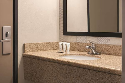 Country Inn & Suites by Radisson, Dunn, NC - Thumbnail