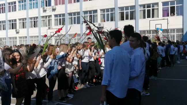 Liceul Teoretic „Traian” din Constanța - Școală