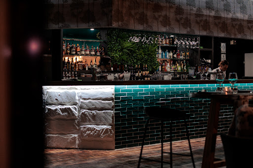Rare Bar and Grill