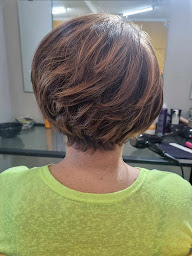 Photo n°12 de AFF'HAIR 2 STYLE à Saint-Pierre (Salon de coiffure)